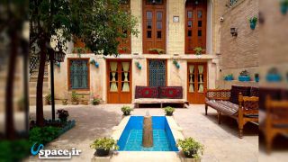 نمای بیرونی اقامتگاه سنتی پیرسوک - شیراز