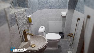سرویس بهداشتی اتاق یک تخته اقامتگاه سنتی پیرسوک - شیراز